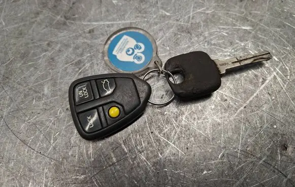 Volvo S60 Ignition key/card