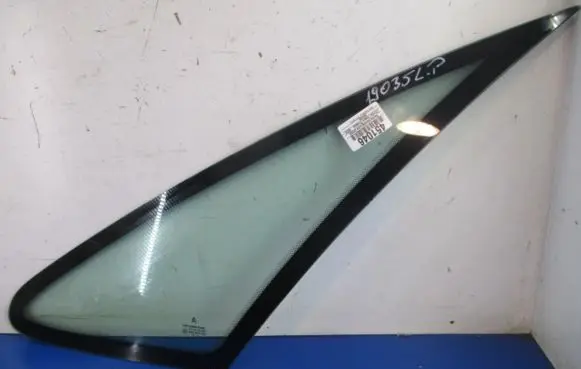 Citroen Xsara Picasso Front door vent window glass four-door 