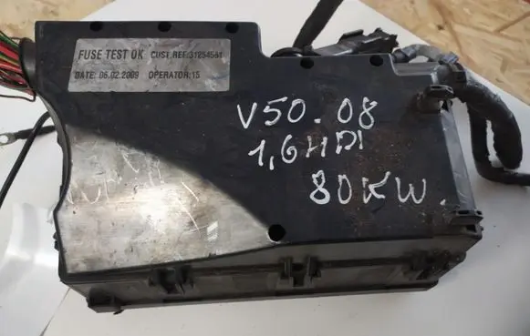 Volvo V50 Fuse module 8688040 518818000