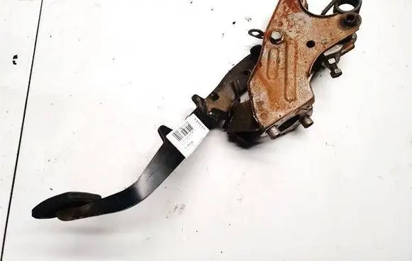Toyota Corolla Verso AR10 Clutch pedal 