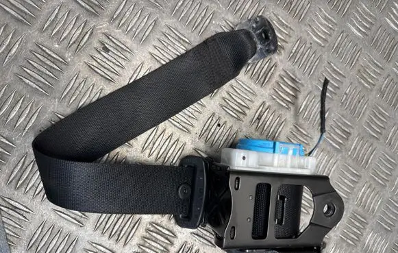 Mercedes-Benz CLA C117 X117 W117 Rear seatbelt 3063559 071CH1B1NR 308173399228