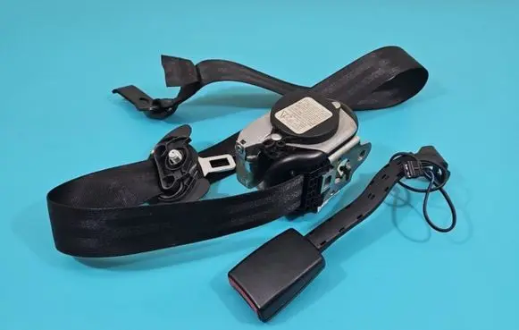 Seat Leon (1P) Front seatbelt 1P0857706A IMPRK1425792