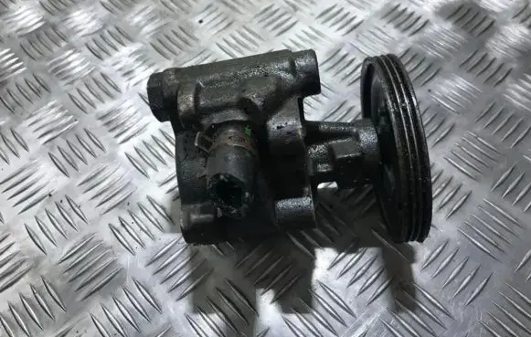 Renault Scenic I Power steering pump 7700840106 7700840801