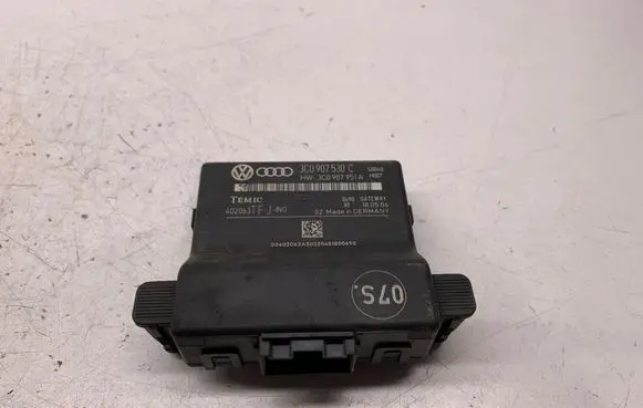 Volkswagen PASSAT B6 Gateway control module 3C0907530C 3C0907951A 402063
