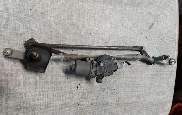 Suzuki Ignis Front wiper linkage and motor 3811062R00