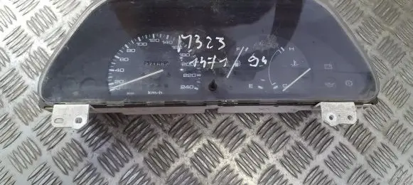 Mazda 323 Speedometer (instrument cluster) pld43a