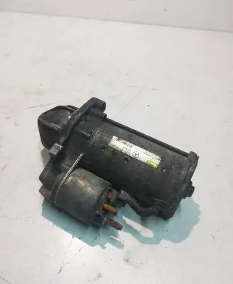 Mercedes-Benz C W203 Starter motor 0051511301 D7R43 D369B0