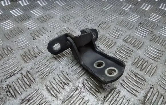 Toyota Prius (XW30) Front door upper hinge