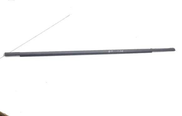 Hyundai i20 (BC3 BI3) Front door glass trim molding 
