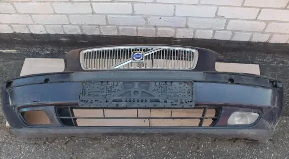 Volvo V70 Front bumper 09484239