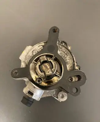 Volvo V60 Vacuum pump 31316688