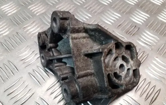 Volvo S80 Engine mounting bracket 86341232