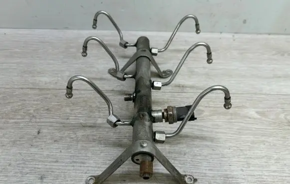Porsche Panamera (970) Fuel distributor 94611011521 94860623001