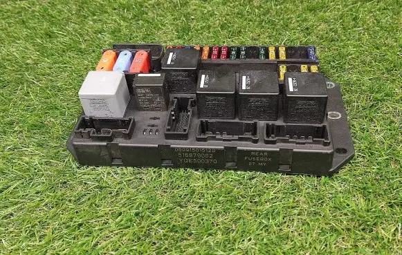 Land Rover Range Rover L322 Fuse module YQE500370