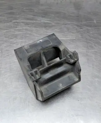 BMW 5 E60 E61 Radiator mount bracket 7542517