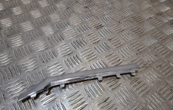 Audi A8 S8 D4 4H Front bumper upper radiator grill 4H0853651