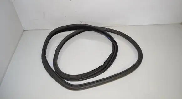 BMW 4 F36 Gran coupe Rear door rubber seal (on body) 7409192 51727409192