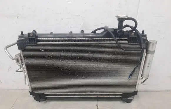 Mitsubishi Outlander Radiator set 487B212E A76010A8341000 487B212D