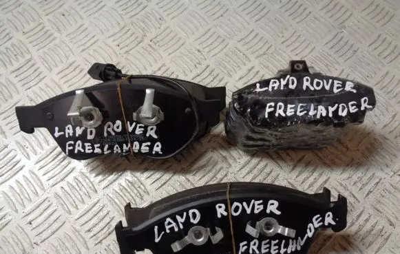 Land Rover Freelander Brake pads (front) 
