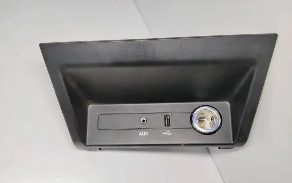 Skoda Fabia Mk3 (NJ) USB socket connector 6V0857367A 8112866
