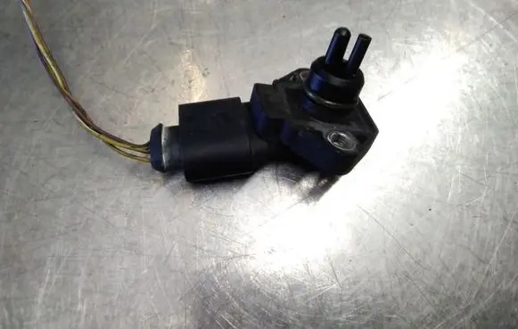 Audi A6 S6 C5 4B Air pressure sensor 0281002326 059906051