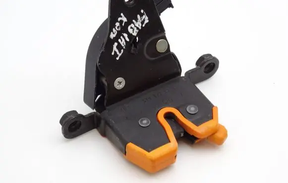 Skoda Fabia Mk1 (6Y) Tailgate/trunk/boot lock/catch/latch 6Y9827501G