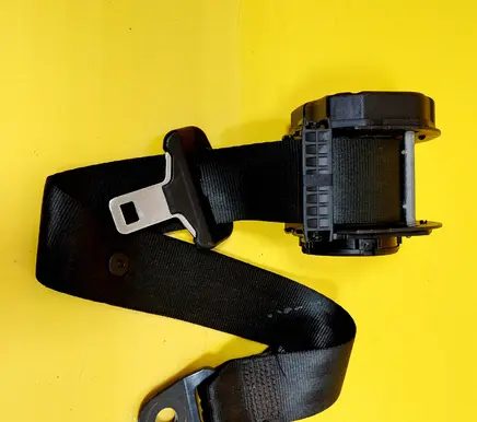Rear seatbelt
