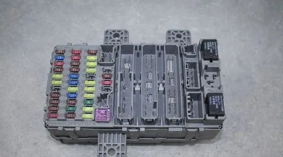 Honda Civic Fuse module SMK4090 37842RN