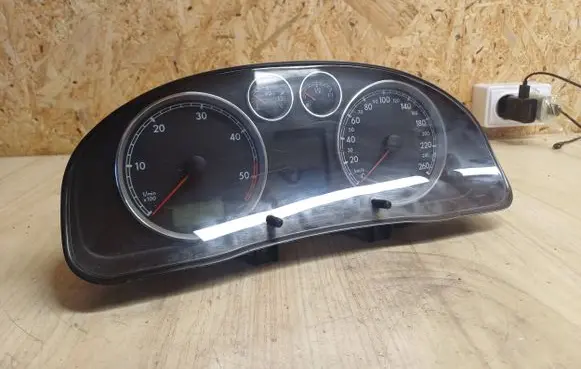Volkswagen PASSAT B5.5 Speedometer (instrument cluster) 3B0920826A 120601161218 VWZ7Z0A3826479
