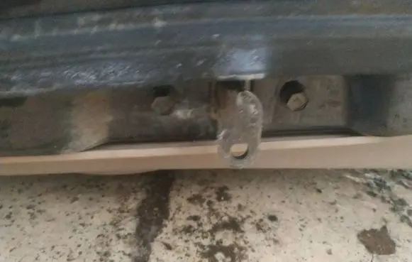 KIA Sportage Rear door check strap stopper