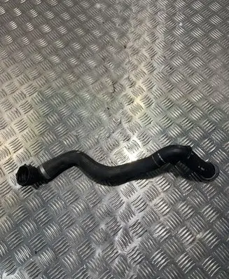 Mercedes-Benz GLC C253 Engine coolant pipe/hose A2135013982