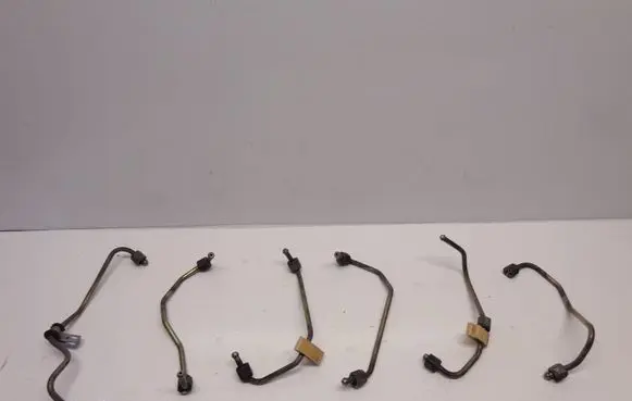 Volvo XC70 Fuel injector supply line/pipe 12458965