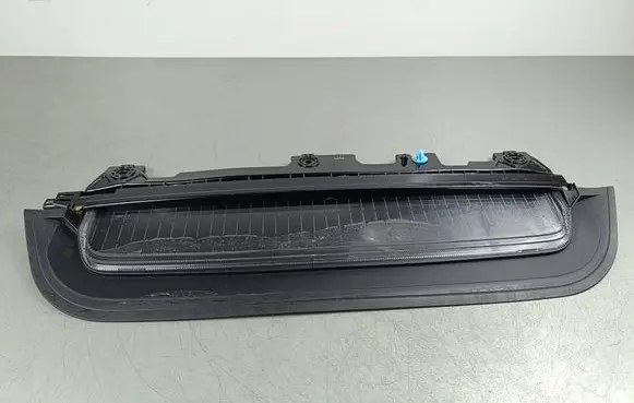 KIA Stinger Third/center stoplight 