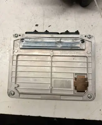 Volkswagen PASSAT B5 Engine control unit/module 3B0907557 720102 5WP435001