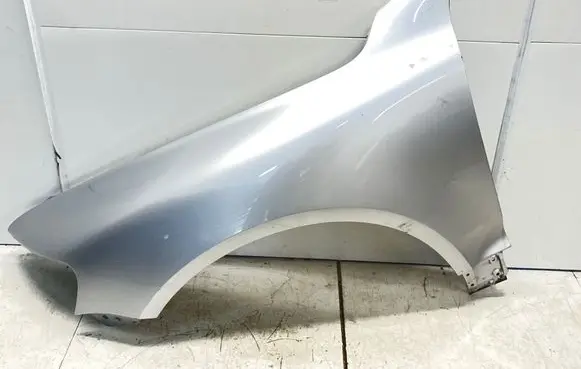 Volkswagen Touareg I Fender 7L6821105B