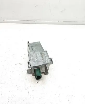 Ford Focus Steering wheel lock 8M513F880 0058A080408 ZG586833