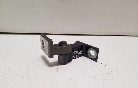 Skoda Octavia Mk3 (5E) Rear door lower hinge 8K0831402E