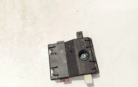 BMW 3 E90 E91 Antenna control unit 6520914149101 65.20914149101
