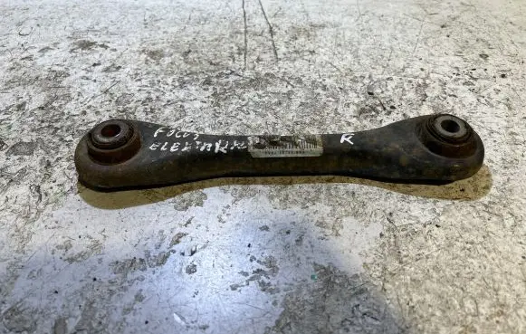 Ford Focus Rear control arm GV615K743BNB