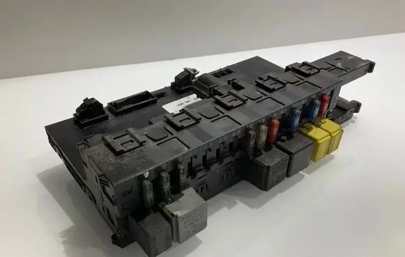 Mercedes-Benz C W203 SAM control unit 2035451801 A2035451801