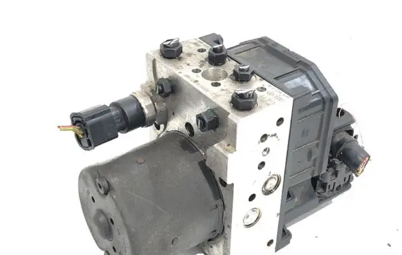 Audi A4 S4 B6 8E 8H ABS Pump
