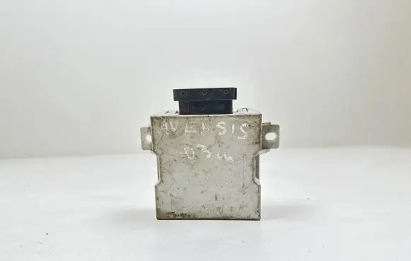 Toyota Avensis T220 Window wiper relay 150696