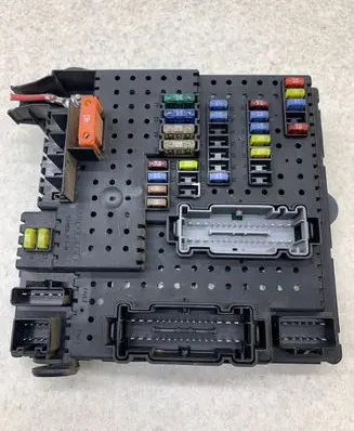 Volvo V70 Fuse module 8676391 12217799 04W392