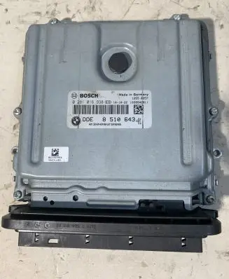 BMW 5 F10 F11 Engine control unit/module 8510643