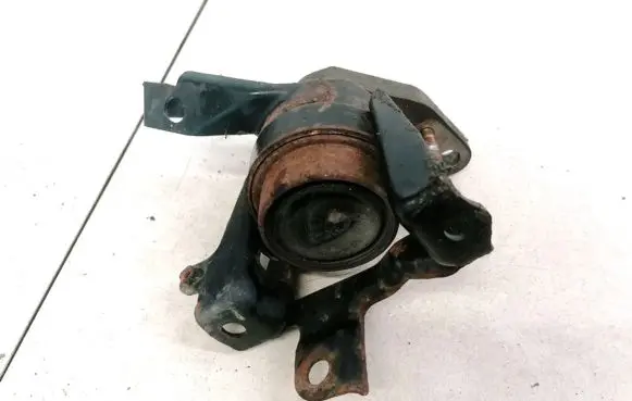 Toyota Corolla Verso AR10 Engine mount bracket