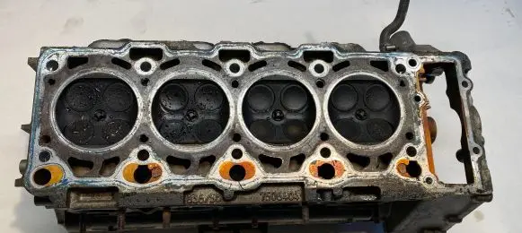 BMW 7 E65 E66 Engine head 7506404