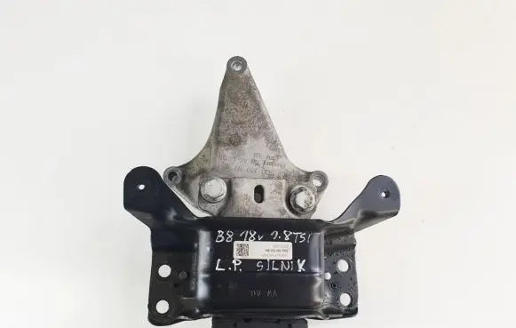 Volkswagen PASSAT B8 Engine mount bracket