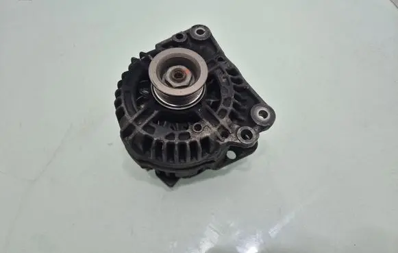 Volkswagen Golf Plus Generator/alternator 03C903023D