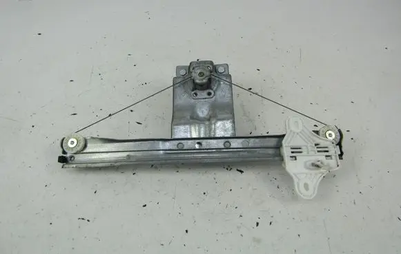 Renault Clio I Rear door manual window regulator 