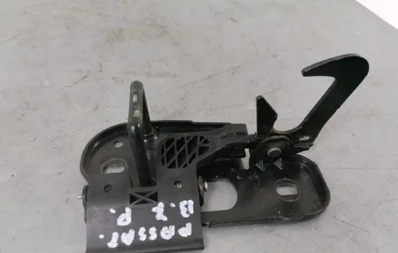 Volkswagen PASSAT B6 Engine bonnet/hood lock/latch loop/hook 3C0823480
